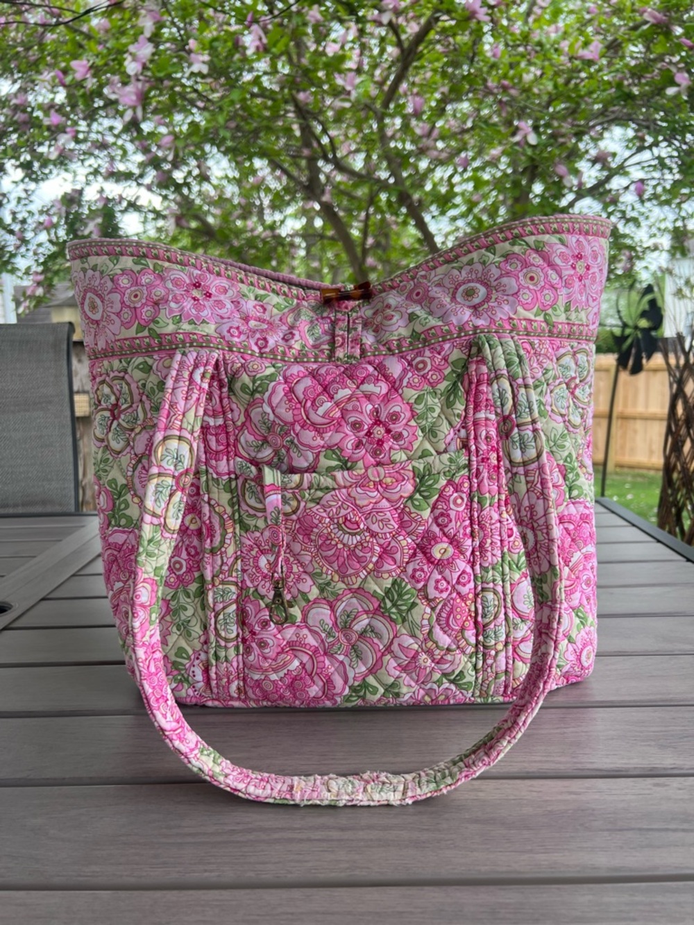 VERA BRADLEY Petal Pink 2006 Large Toggle Tote Pink & Green Quilted Floral Tote